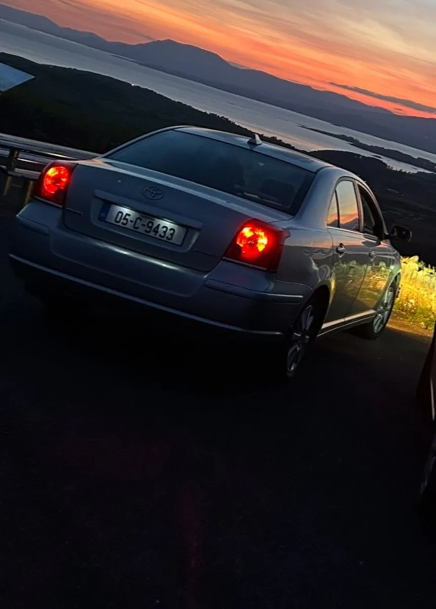 Toyota Avensis 2005 - Image 2