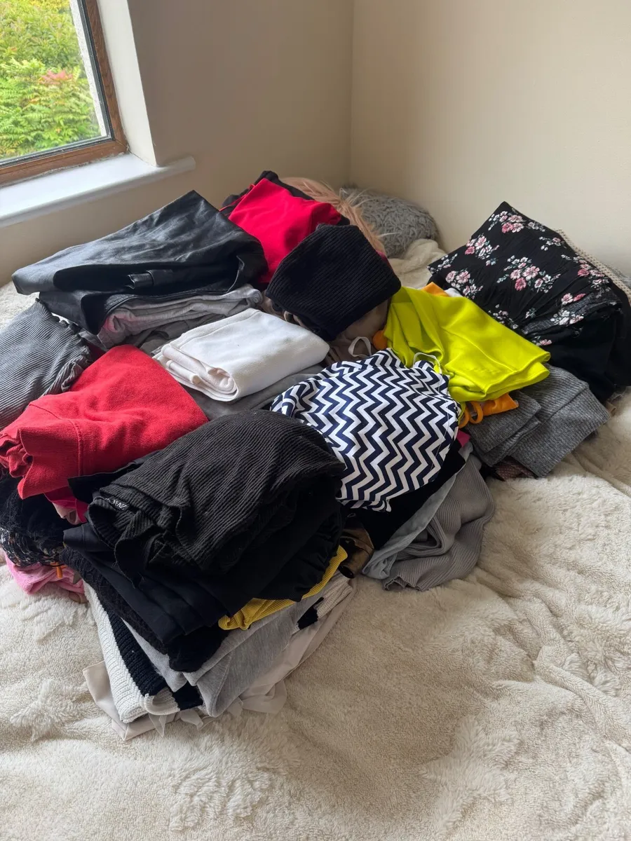 Women’s clothes - Image 2