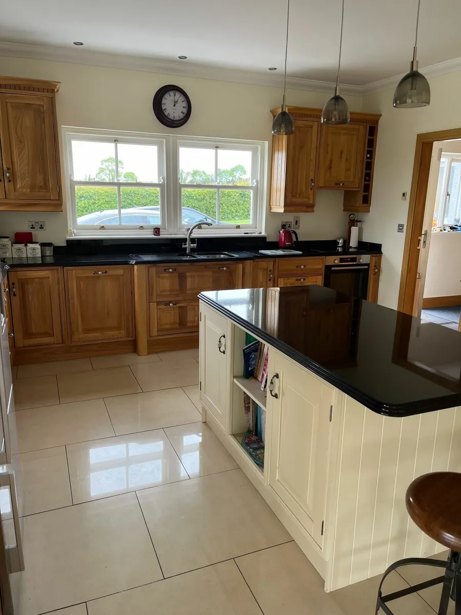Kitchen units & worktop - Image 2