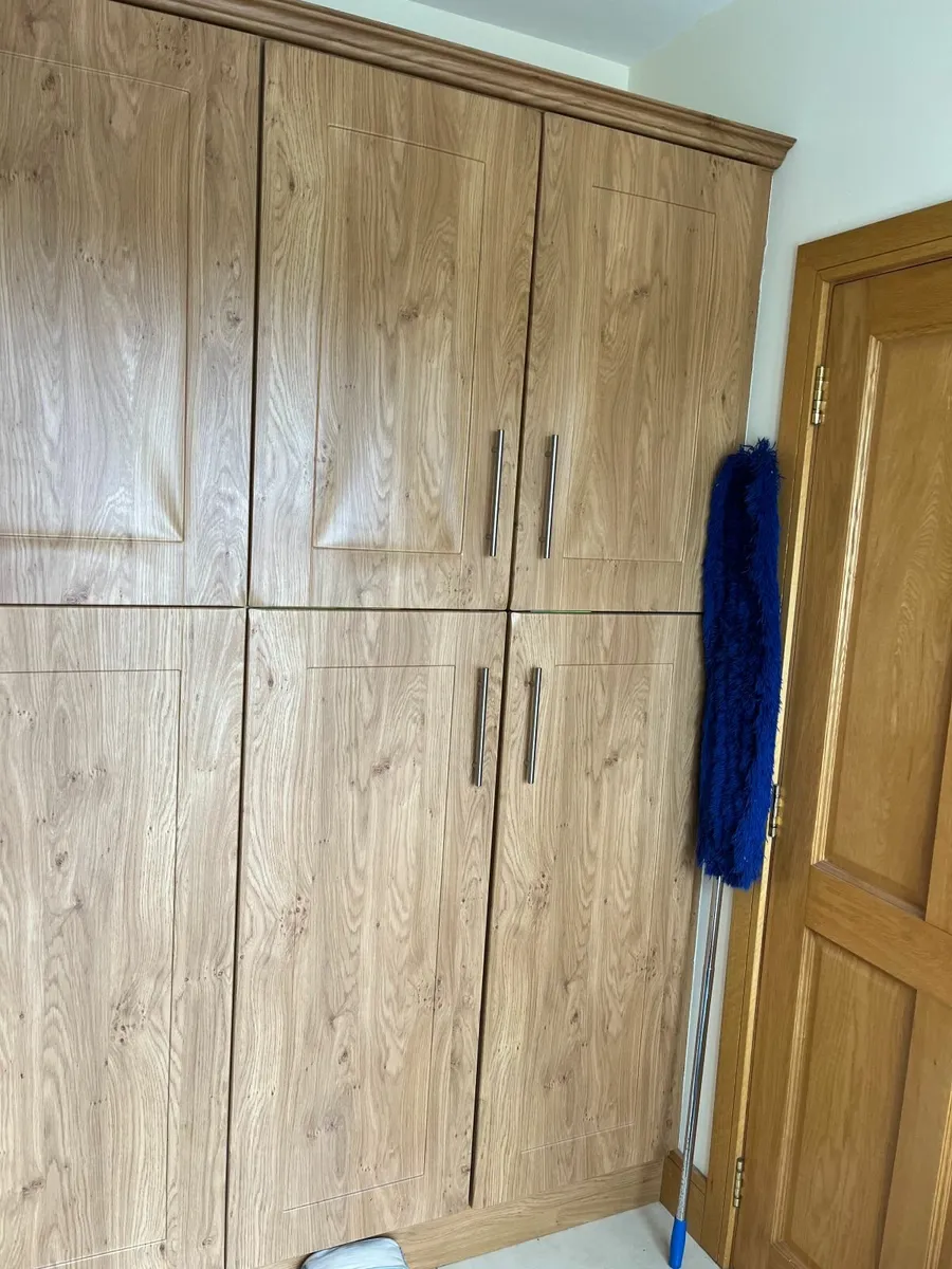 Kitchen units & worktop - Image 3