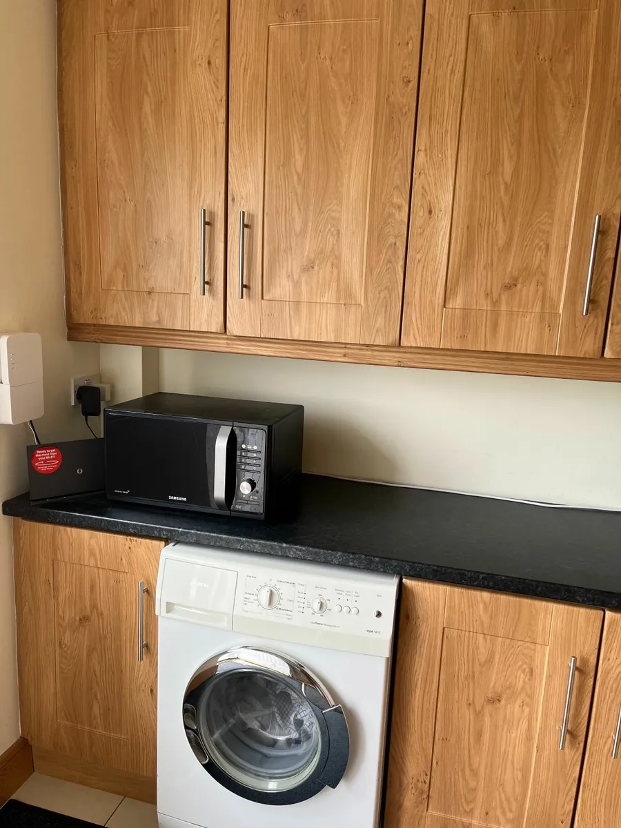 Kitchen units & worktop - Image 4