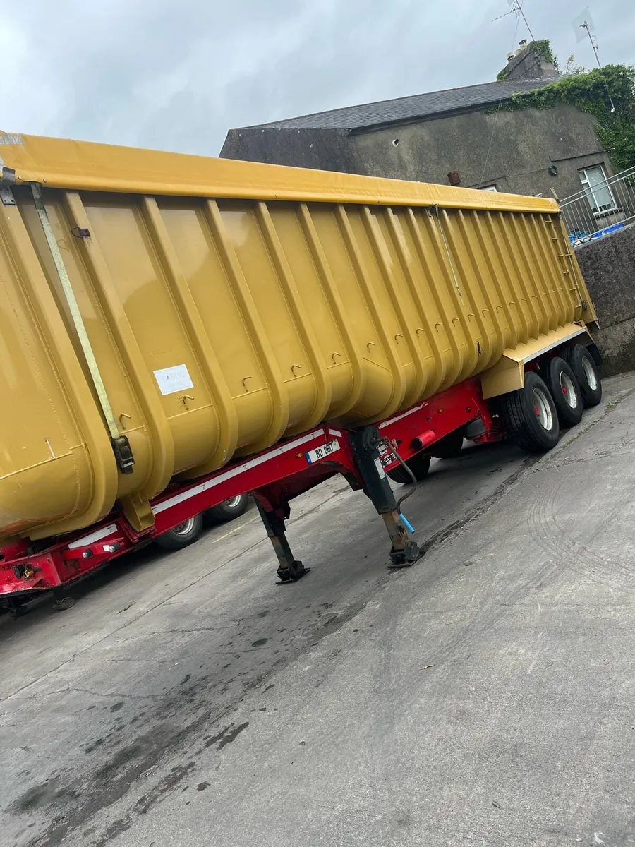 Fruehauf tipping trailer - Image 1