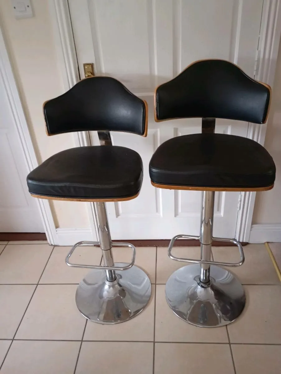 2 leatherette Stools - Image 1