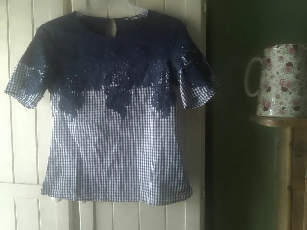 RANT & RAVE 100% NAVY COTTON GINGHAM TOP 8-10 NEW - Image 1