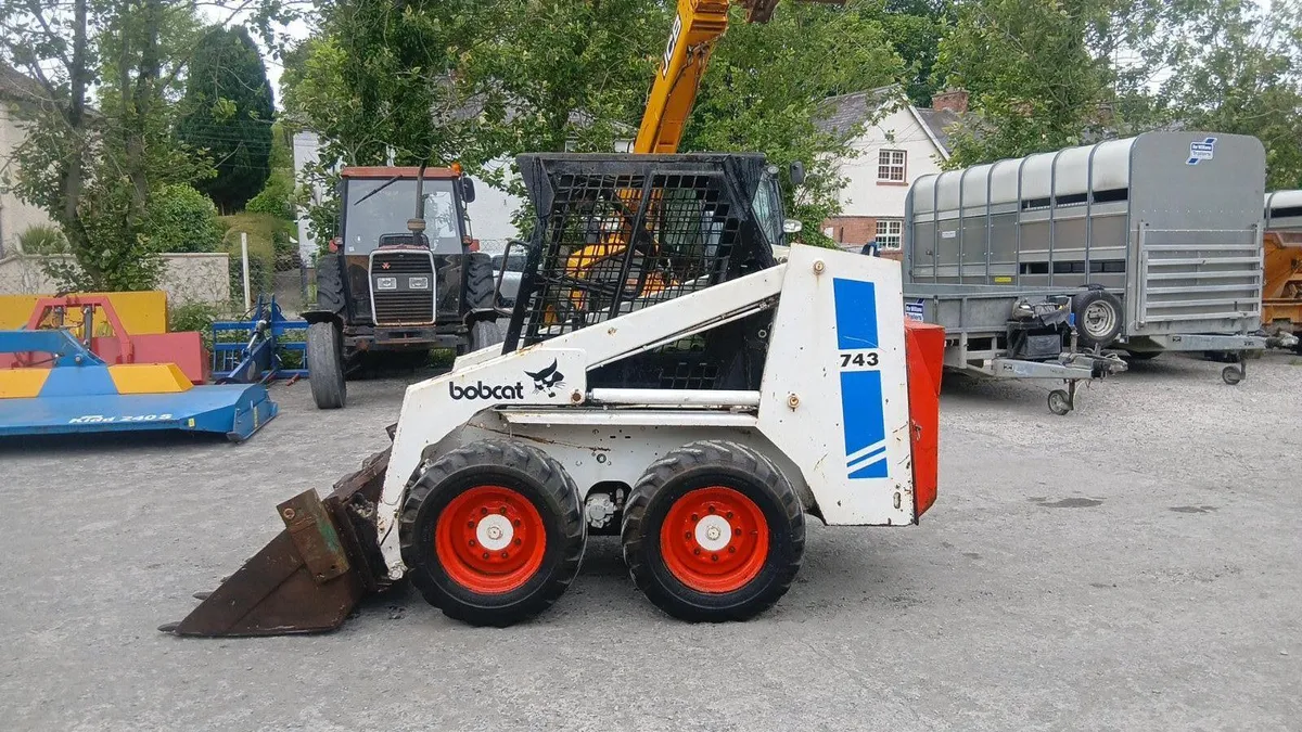 Bobcat 743 skidsteer - Image 1