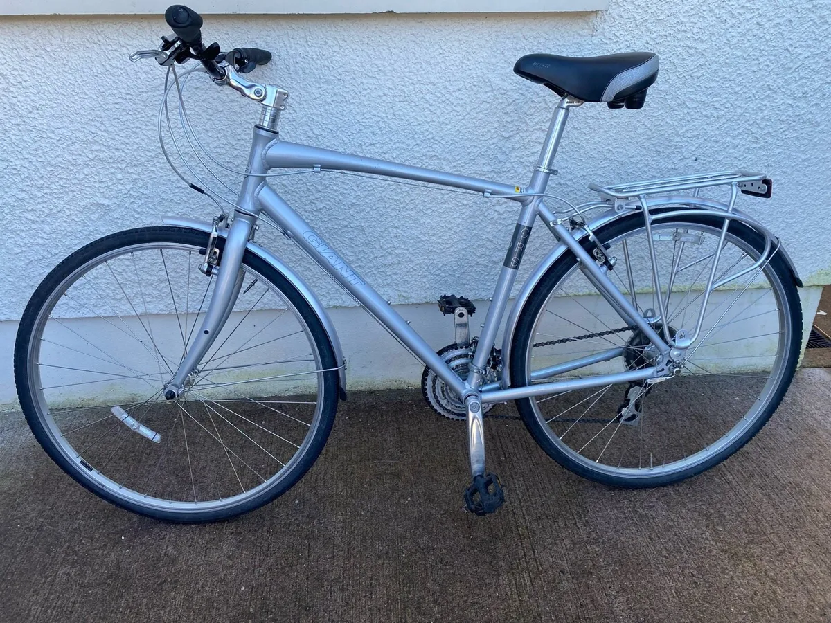 Like new Giant CSR4 Large hybrid 28 inch - Image 2
