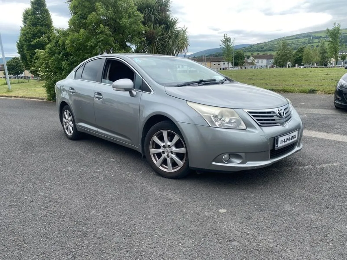 2011 Toyota Avensis - Image 1