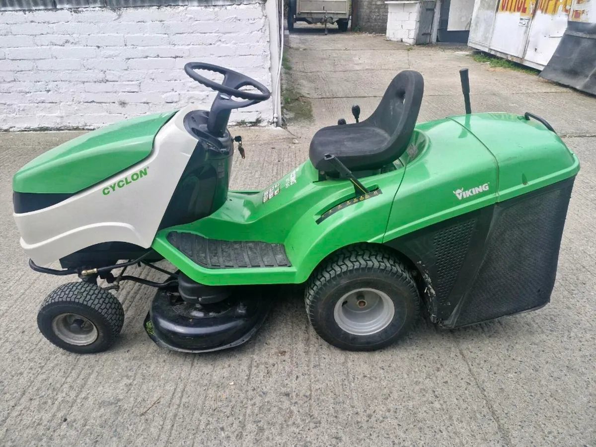 Ride on lawnmower - Image 1