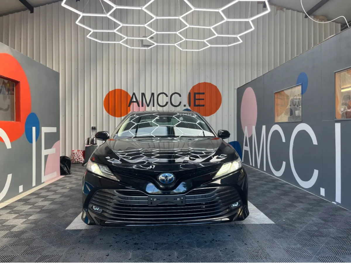 Toyota Camry 2.5 HYRBID / 42k KMs / REVERSE CAMERA - Image 3