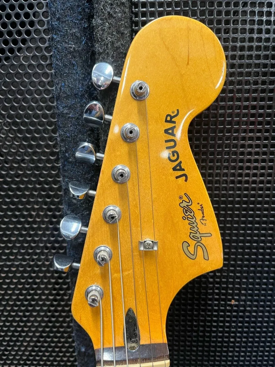Squire Vintage Modified Jaguar - Image 3