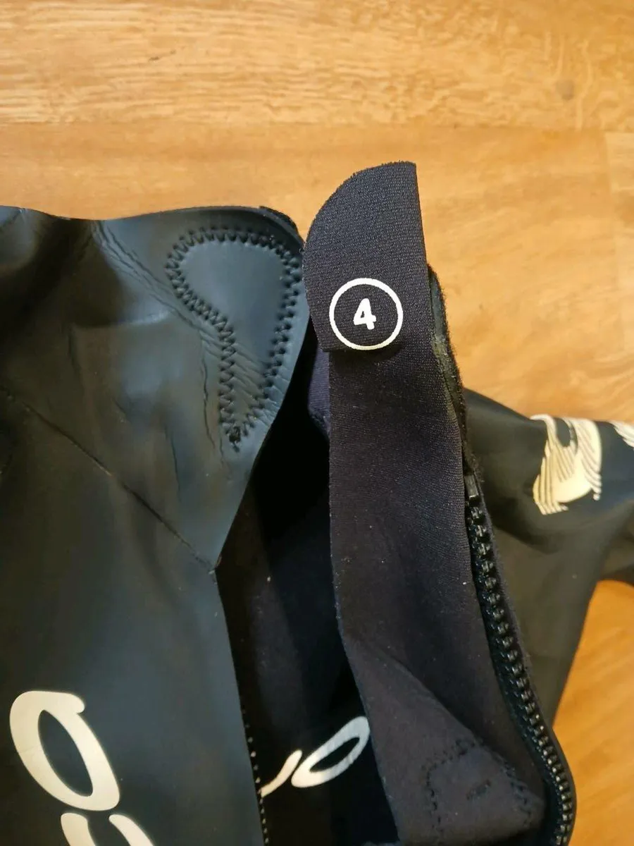 Small Secondhand Orca S6 SWIM wetsuit size 4 - Image 3
