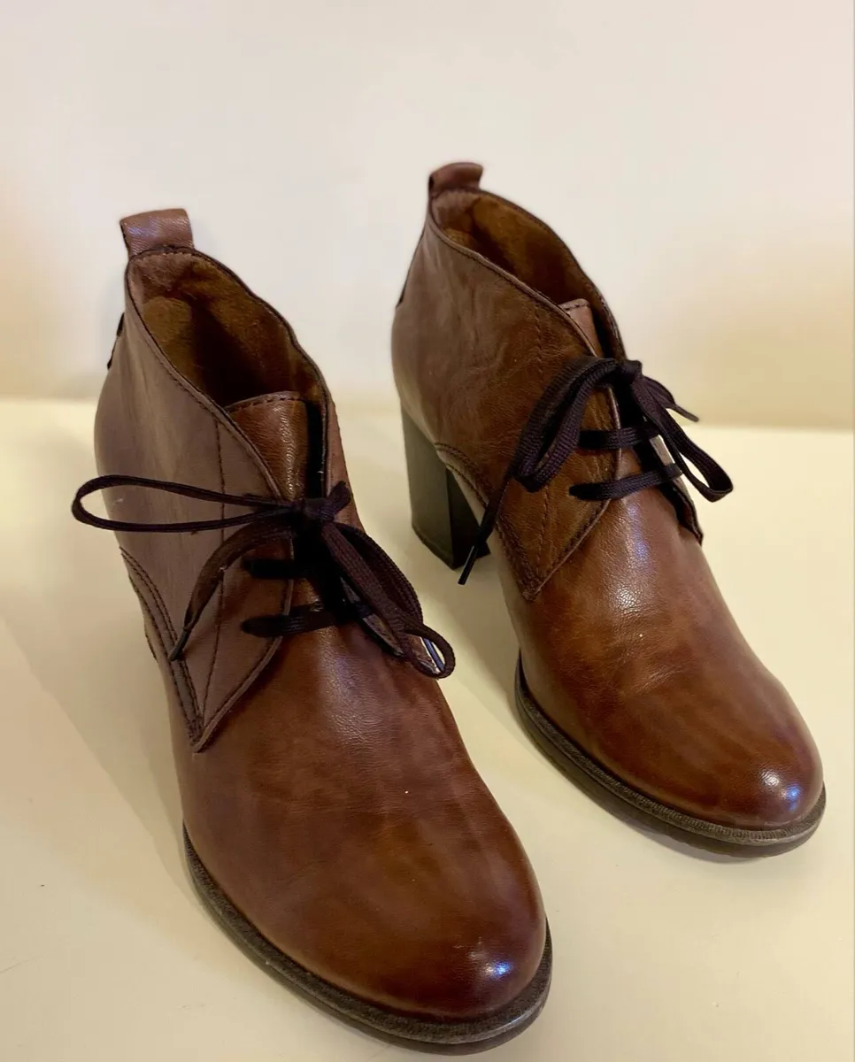 Tamaris leather boots - Image 4