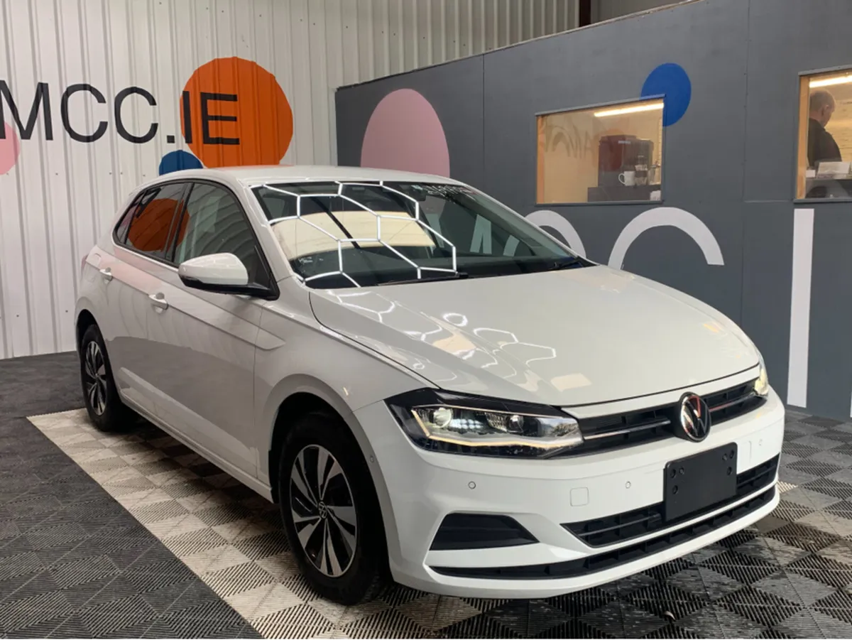 Volkswagen Polo TSI COMFORT LINE / 38k KMs / Autom - Image 1
