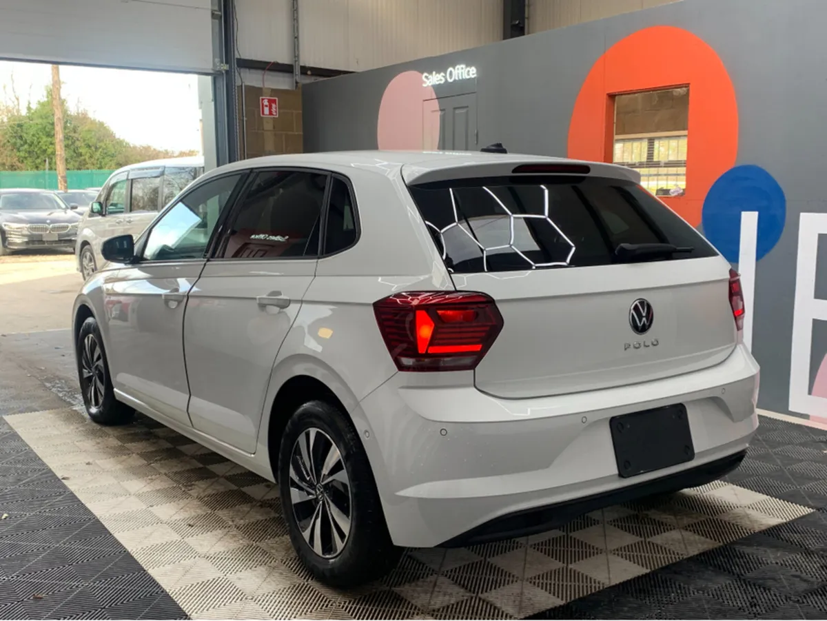 Volkswagen Polo TSI COMFORT LINE / 38k KMs / Autom - Image 4