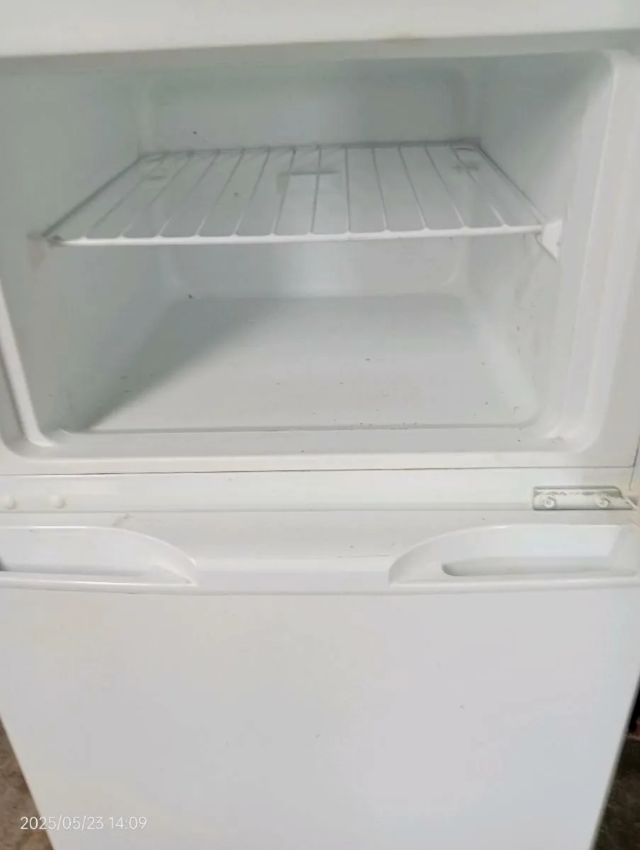 Fridge freezer - Image 4