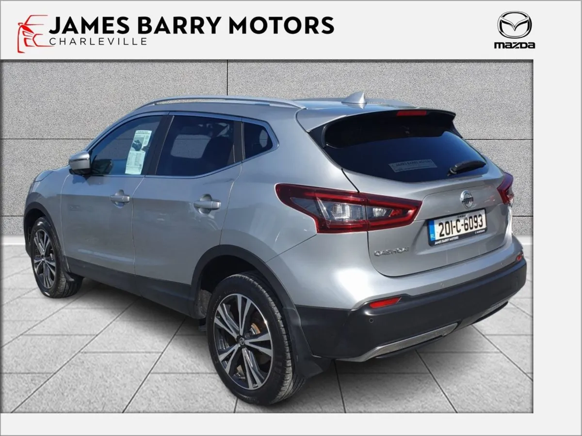 Nissan QASHQAI 1.3 PET SV Premium // Low Mileage - Image 4