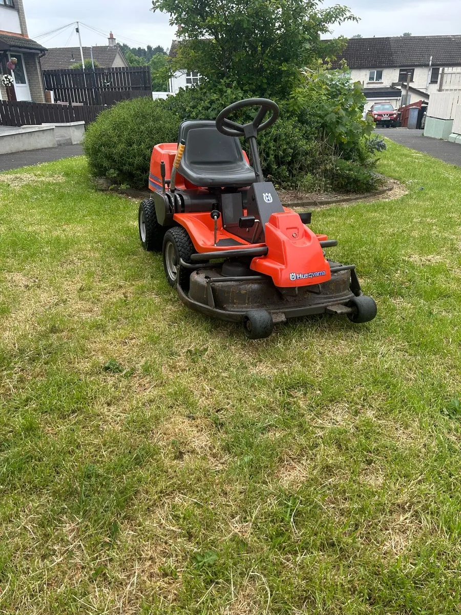 Husqvarna ride on lawnmower - Image 2