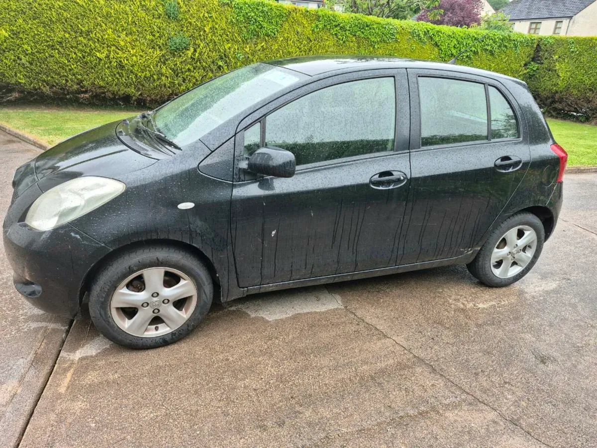 06 Toyota Yaris - Image 3