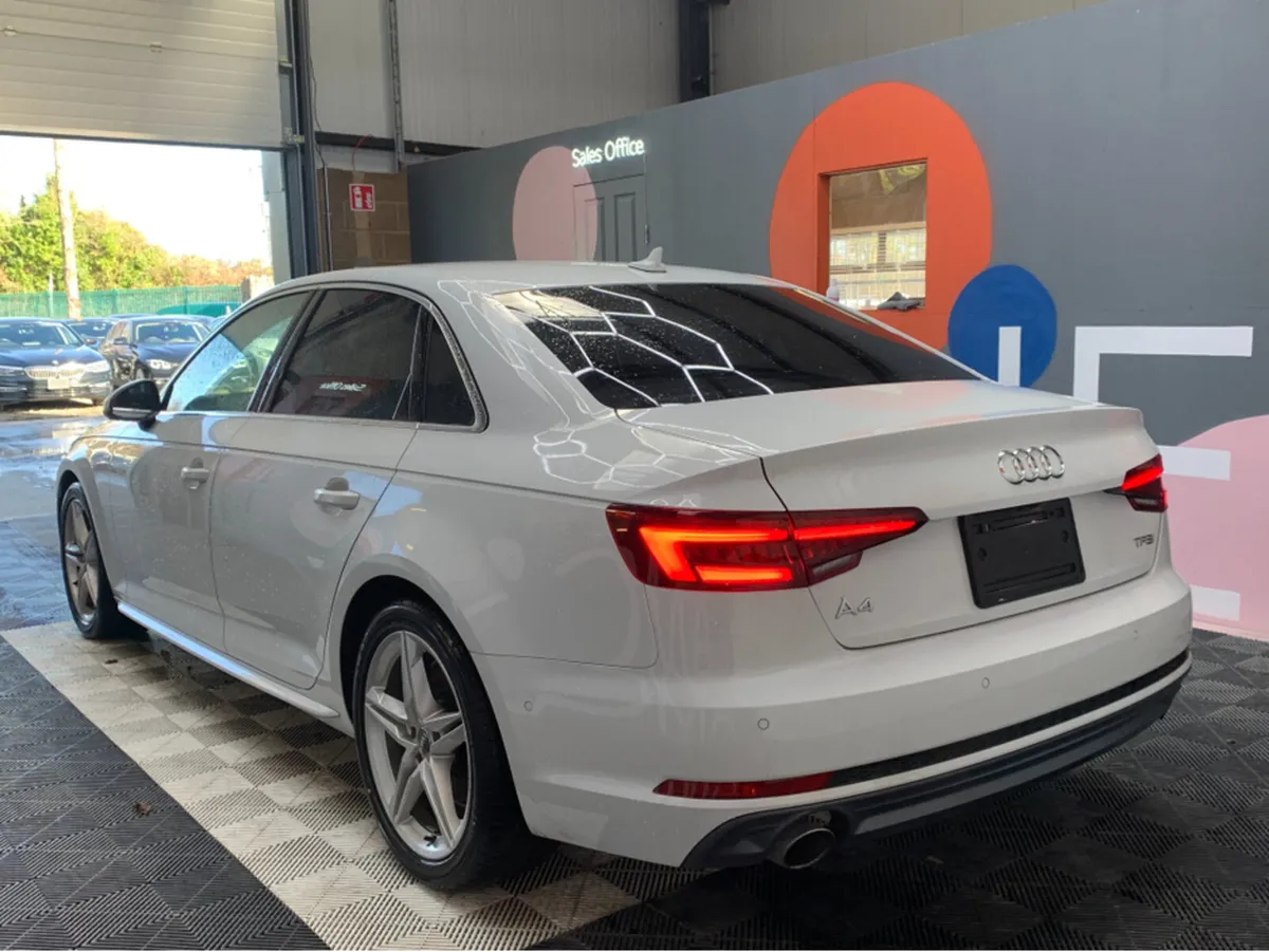 Audi A4 AUTOMATIC A4 S-LINE ONLY 14k KMs! / Heated - Image 4