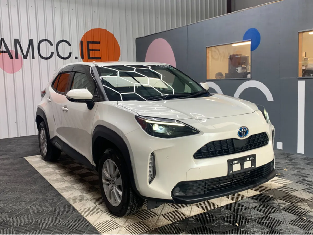 Toyota Yaris Cross 1.5 HYBRID AUTOMATIC / 80k KMs - Image 1