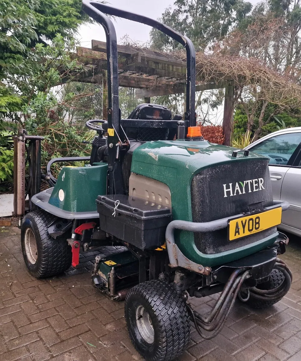 Hayter 35hp ride on mower lawnmower - Image 1