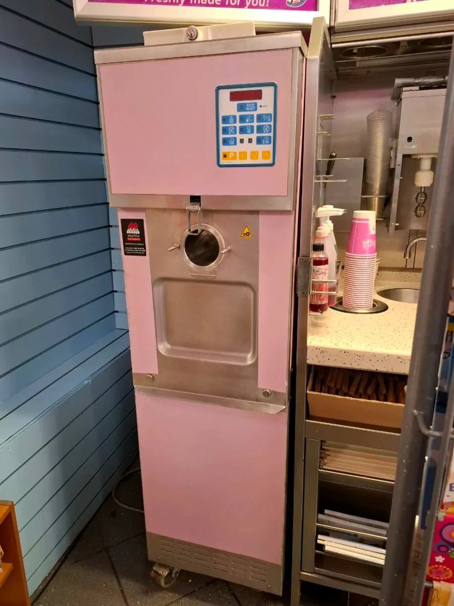 Ice cream machine - Image 1
