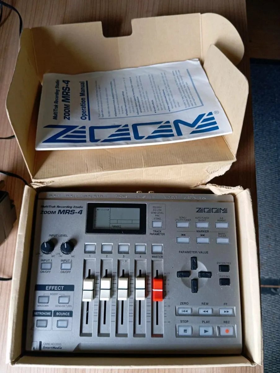 4 track recorder Zoom MRS4 - Image 4