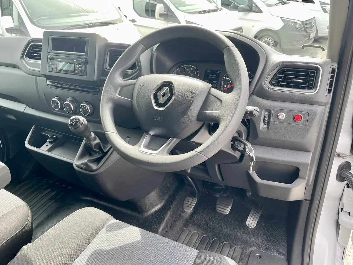 Renault Master LM35 2.3DCI 135PS Business +,2023 - Image 3