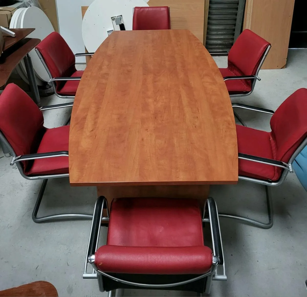 Superb Boardroom Table And Chairs. 2.2m x 1.1m - Image 1
