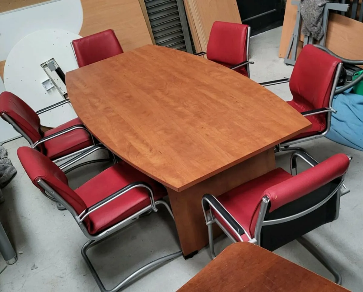 Superb Boardroom Table And Chairs. 2.2m x 1.1m - Image 2