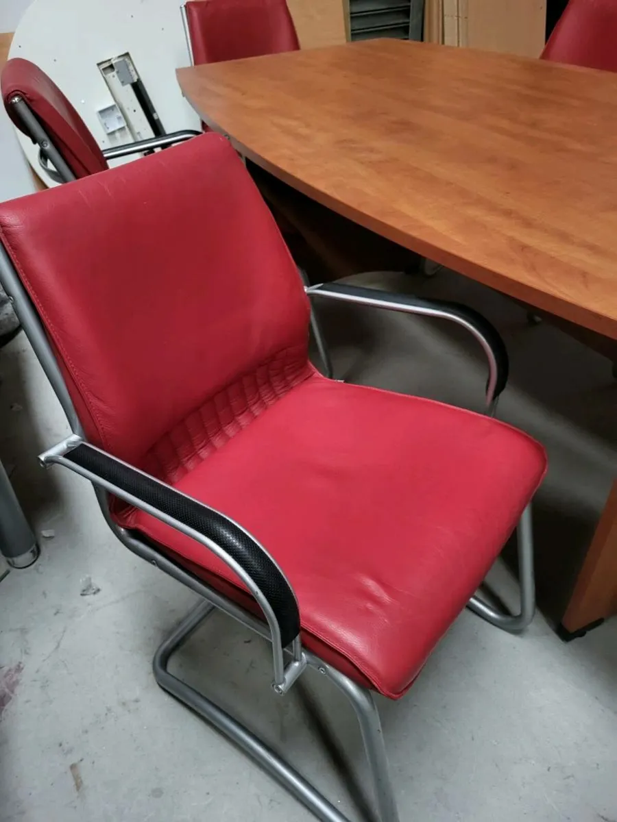 Superb Boardroom Table And Chairs. 2.2m x 1.1m - Image 3