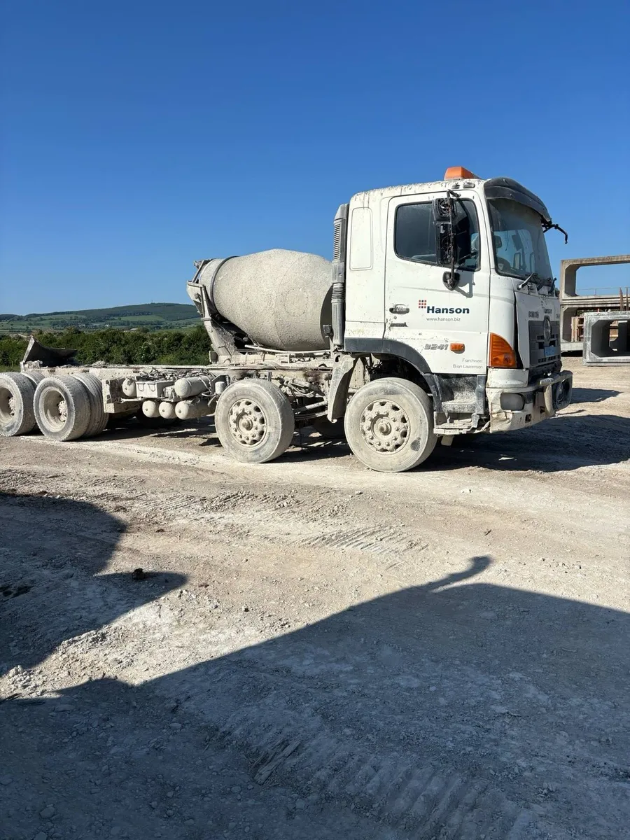 Hino 700 - Image 4