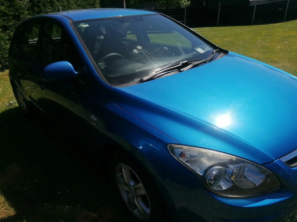 Hyundai i30 low miles spottles car - Image 4