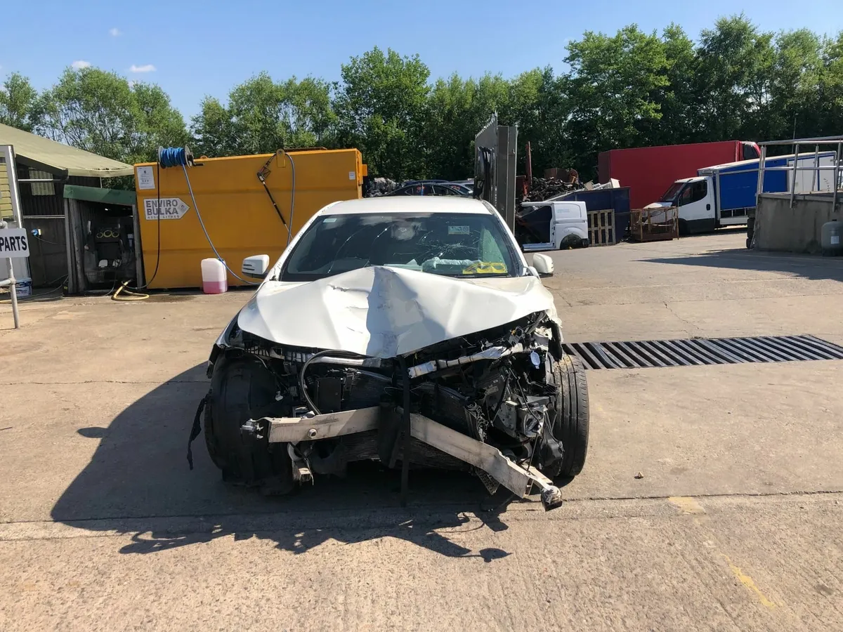 2014 MERCEDES CLA 180 1.6 petrol (for parts only) - Image 4