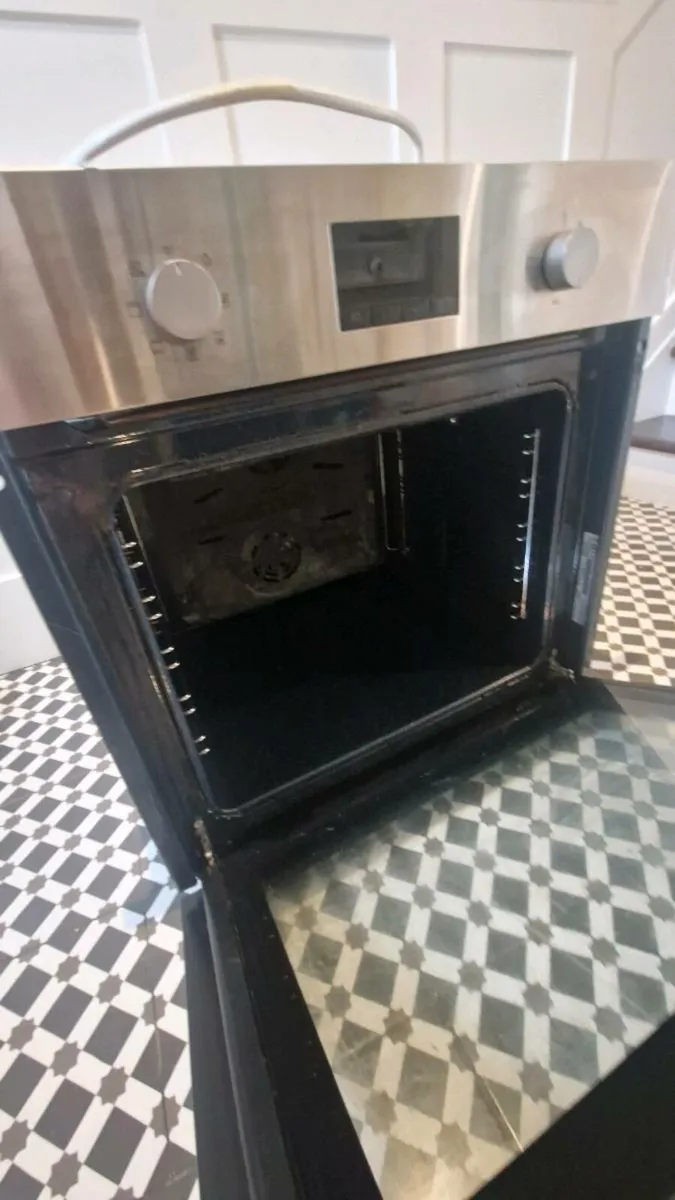 Electric oven - Image 1