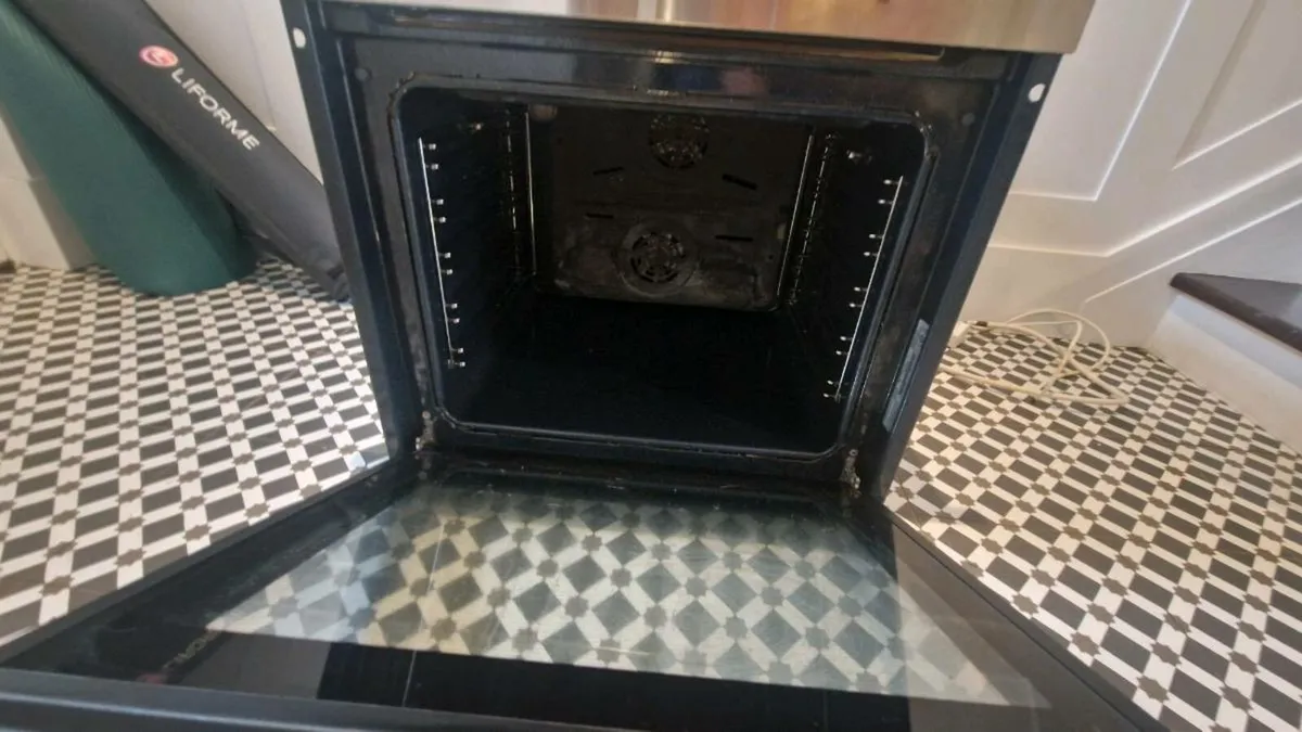 Electric oven - Image 2