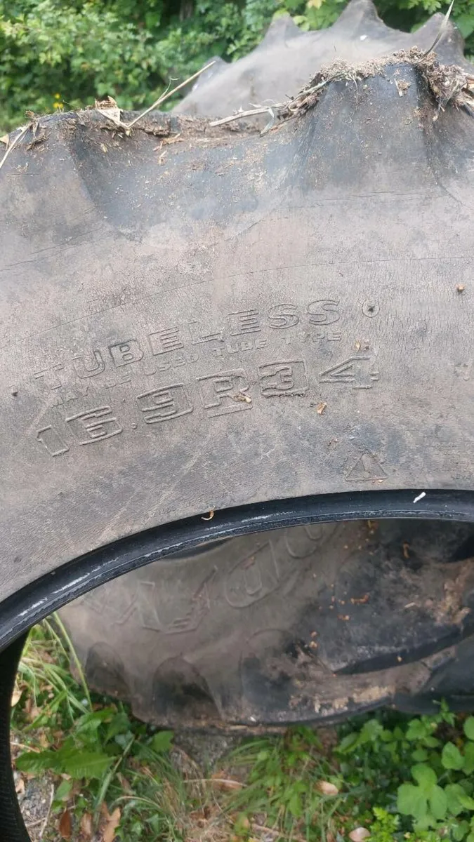 16.9R34 tractor tyres - Image 2