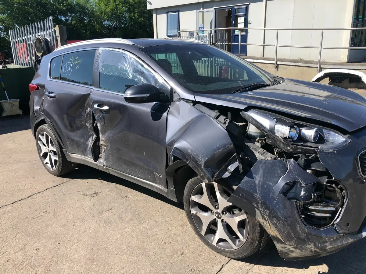 2016 KIA SPORTAGE 2 LTR DSL 4X4 ( for parts only ) - Image 3