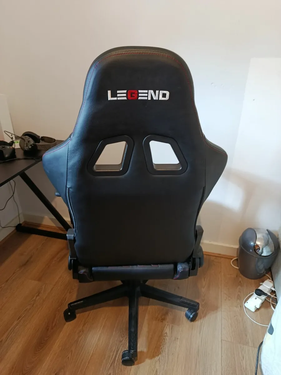 LEGEND Gaming Chair - Image 3