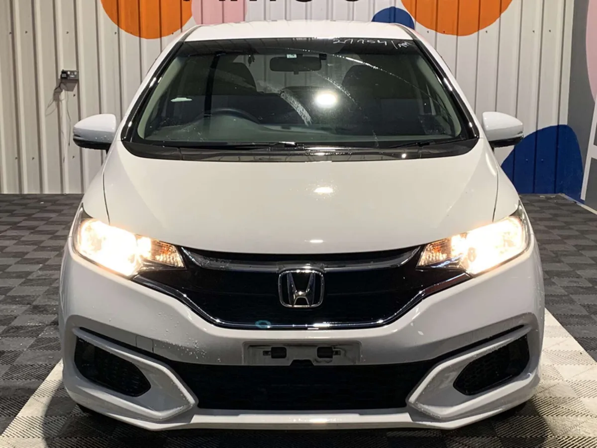 Honda Fit Honda Fit 1.5 Hybrid / Reverse Camera / - Image 2