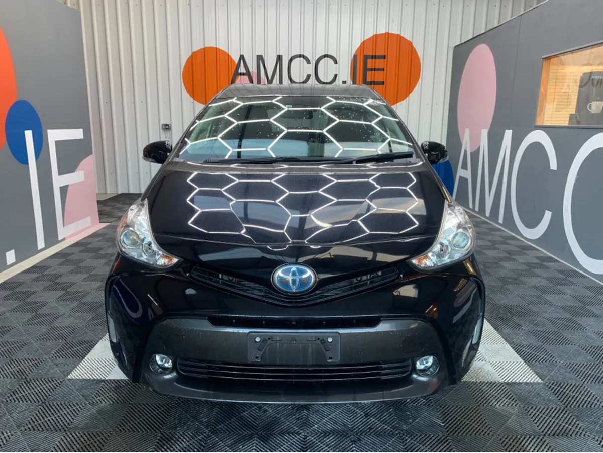 Toyota Prius 2017 PRIUS ALPHA S TUNE BLACK 7 SEATE - Image 2