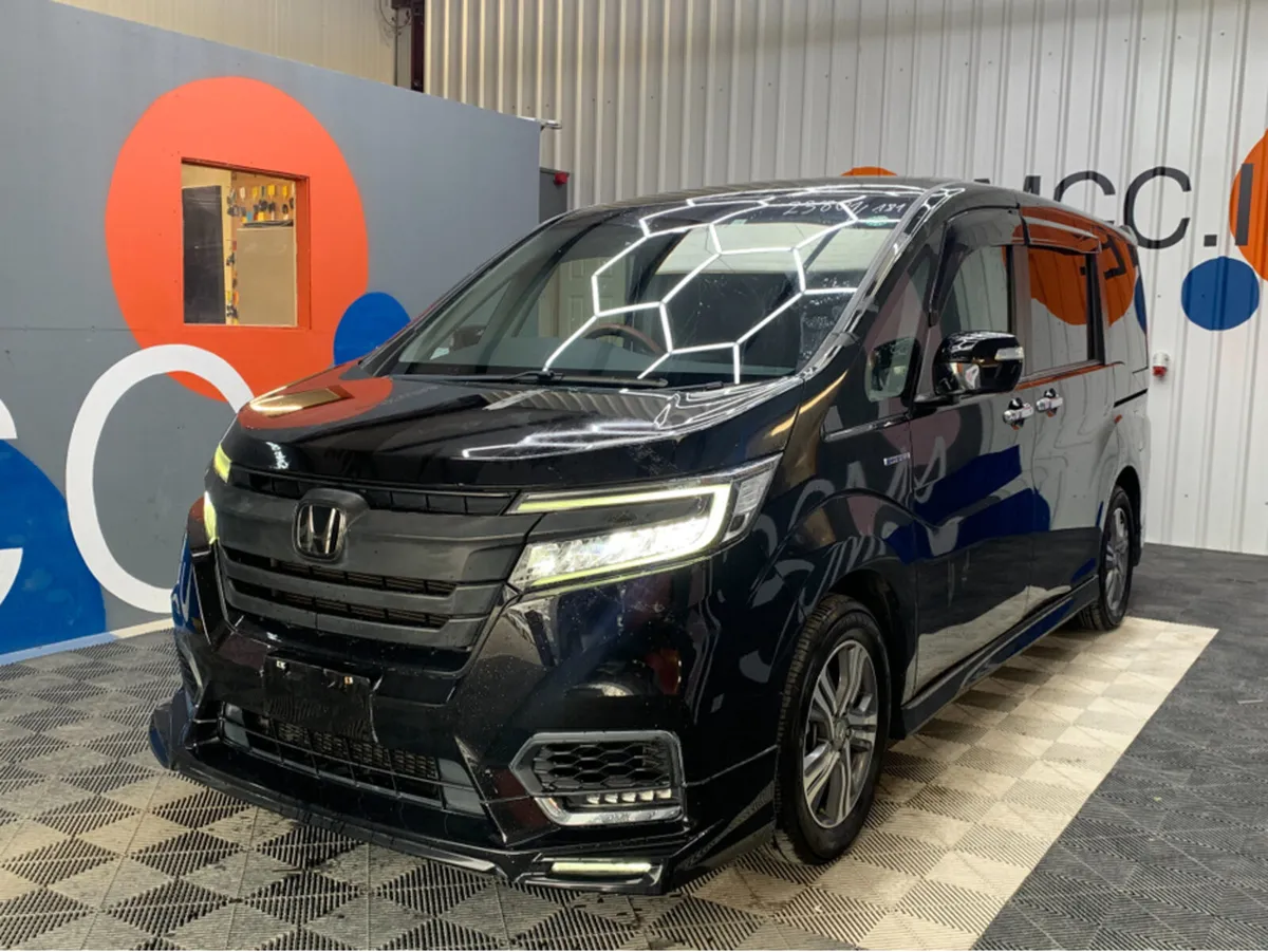 Honda Stepwagon 2.0 HYBRID AUTOMATIC / 96k KMs / R - Image 3