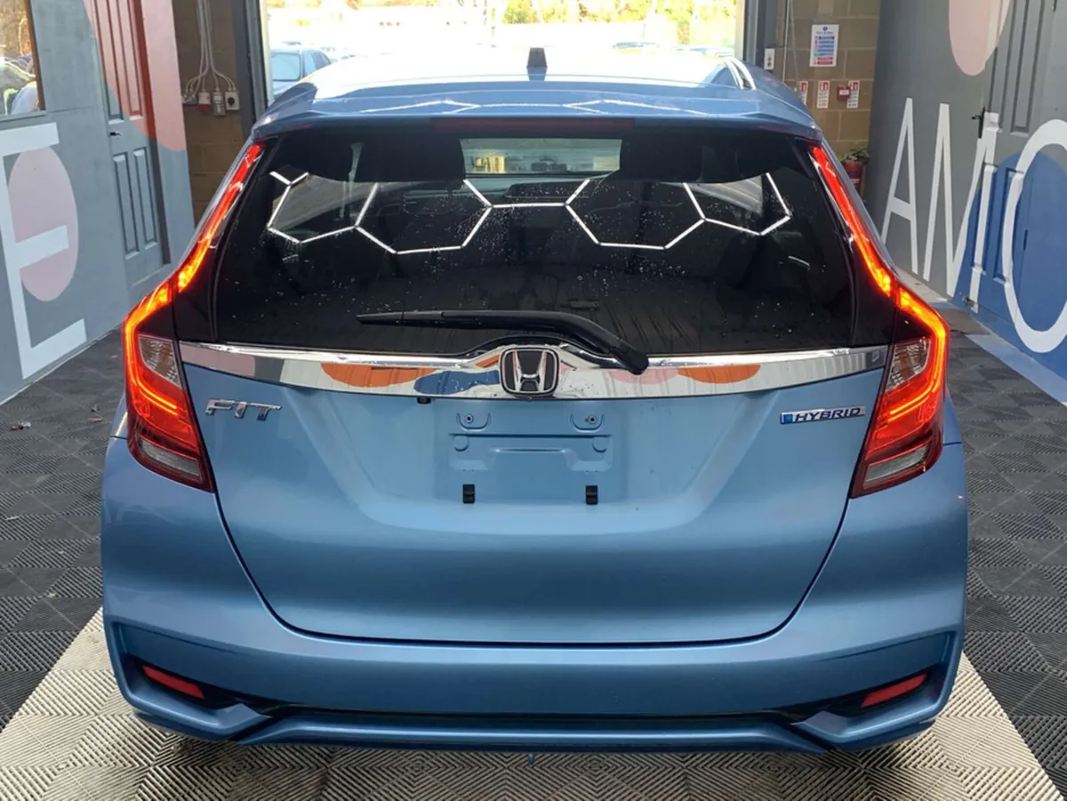 Honda Fit Honda Fit 1.5 Hybrid / Reverse Camera / - Image 4