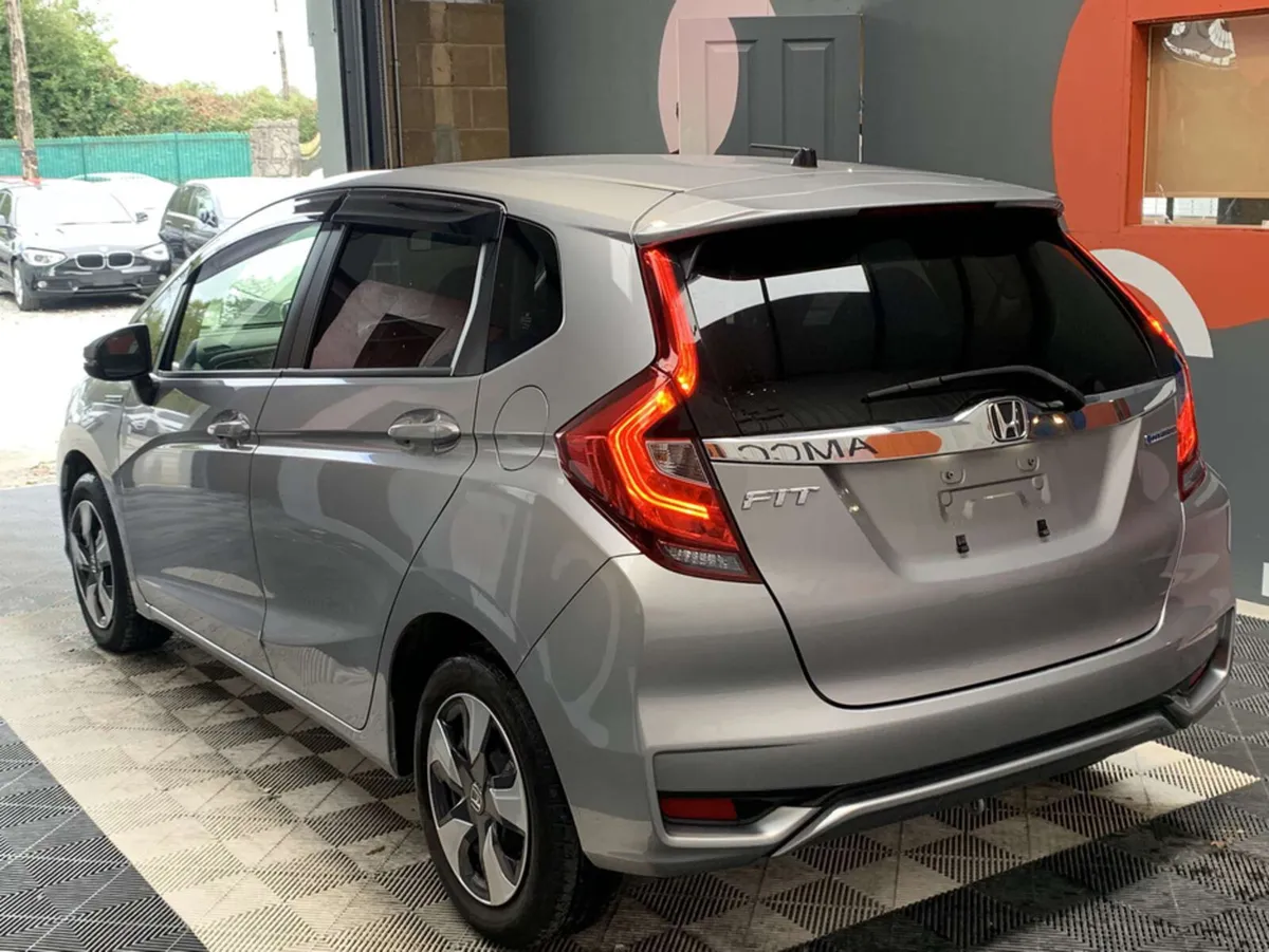 Honda Fit Honda Fit 1.5 Hybrid F / Cruise Control - Image 4