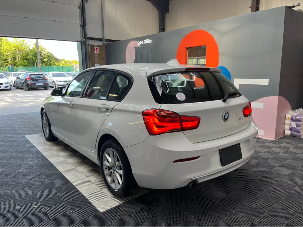 BMW 1-Series BMW 1 SERIES AUTOMATIC 118I / 64k KMs - Image 4