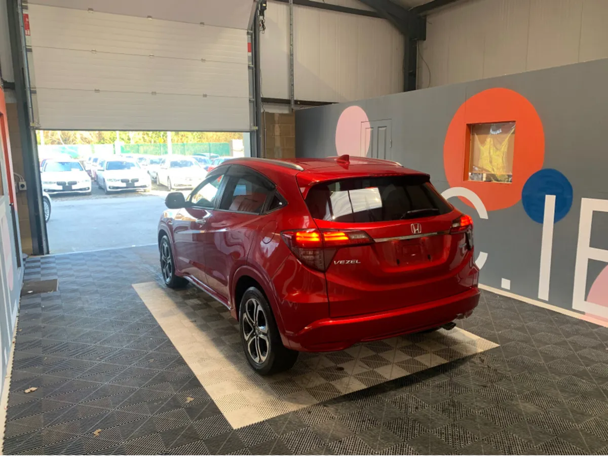 Honda Vezel ONLY €18950! Half Leather / Reverse Ca - Image 3