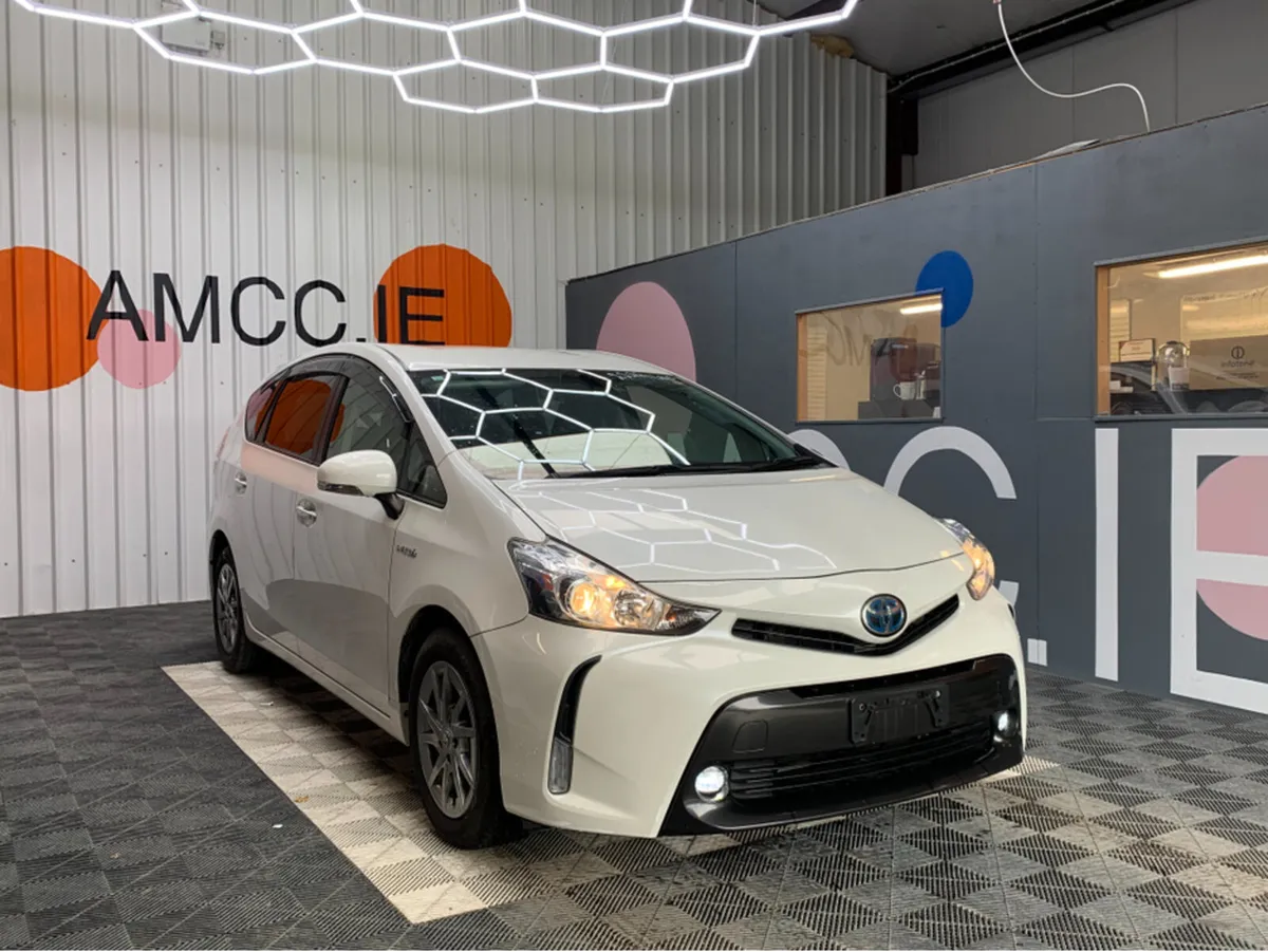 Toyota Prius 1.8 HYBRID / 111k KMs / Reverse Camer - Image 1