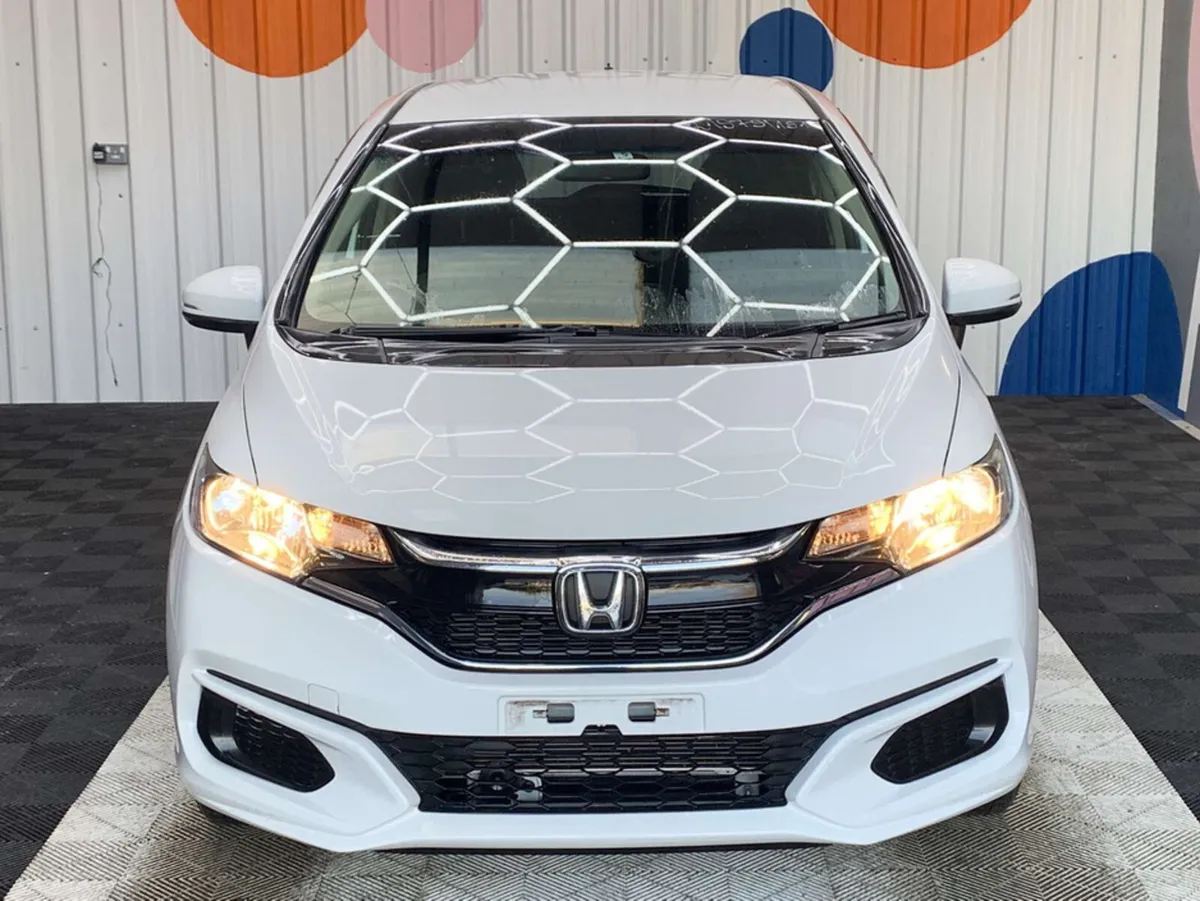 Honda Fit Honda Fit 1.5 Hybrid Automatic / 46k KMs - Image 2