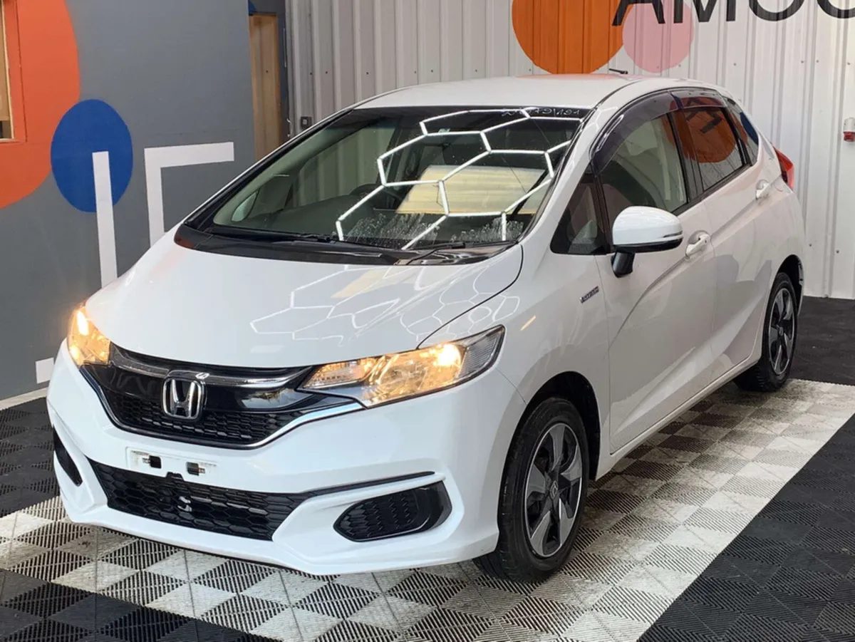 Honda Fit Honda Fit 1.5 Hybrid Automatic / 46k KMs - Image 3