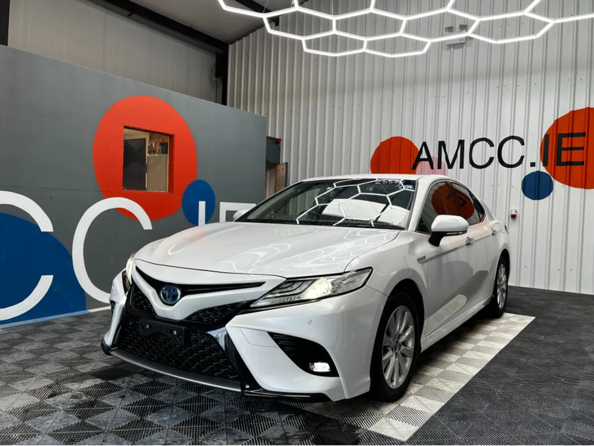 Toyota Camry 2.5 HYBRID / 91k KMs / Reverse Camera - Image 3